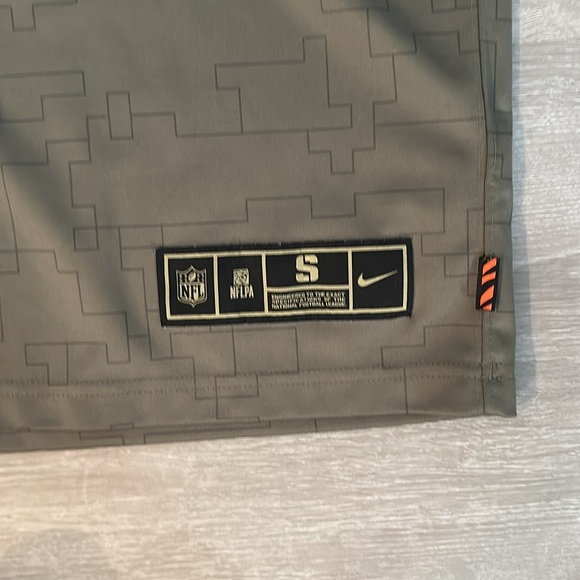 Joe Burrow Jersey - Picture 4 of 6